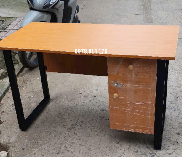 Bàn học và ghế 09